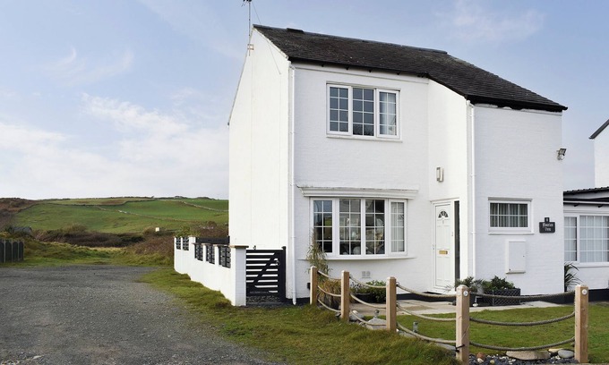 Morfa Bychan Cottage | A lovely welcoming house with all the comforts of home.