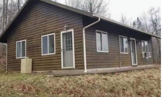 Carroll County Cabin | A modest 2 bedroom one bath cabin with two sleeper cabins. It’s private.