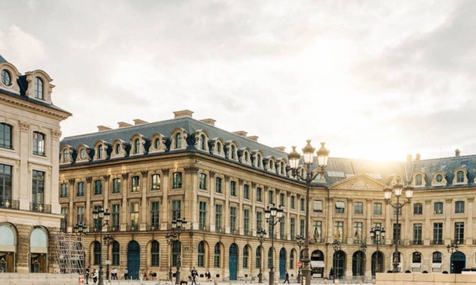 Saint-Germain-l'Auxerrois Apartment | A Parisian Reverie: The Ultimate Luxe Escape Beside the Tuileries & Louvre