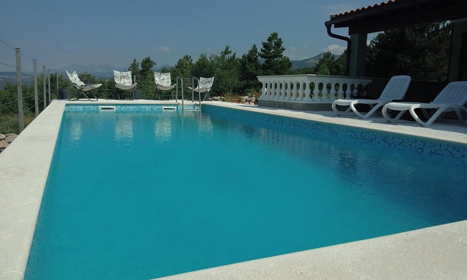 Kraljevica Villa | A peaceful villa with own pool and a great sea view
