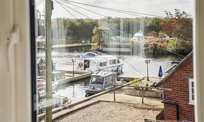 Horning Apartment | A perfect waterside setting.