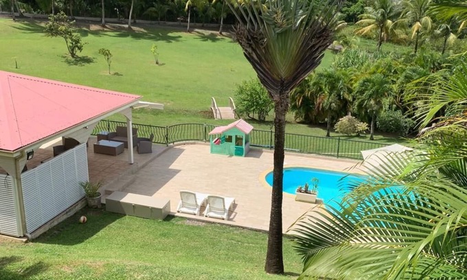 Circuit 1C1 House | A Petit Bourg, the villa "Le Bakoua" welcomes you in a tropical area!