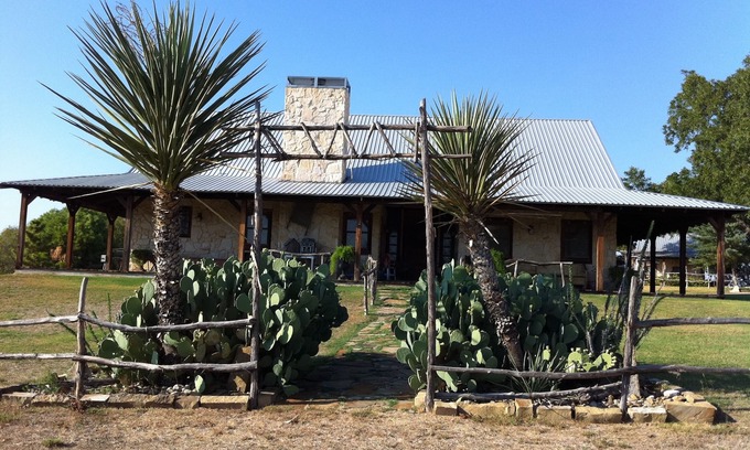 Ennis Other | A Romantic, Family And Pet Friendly Guest House.