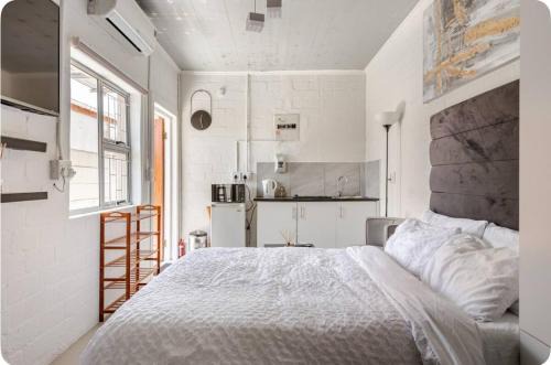 Bloubergstrand Apartment | A Room with private Entrance