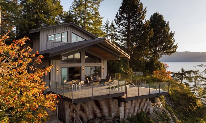 Madeira Park Cottage | A serene waterfront perch! Panoramic sunsets, huge deck with cliff-hung hot tub