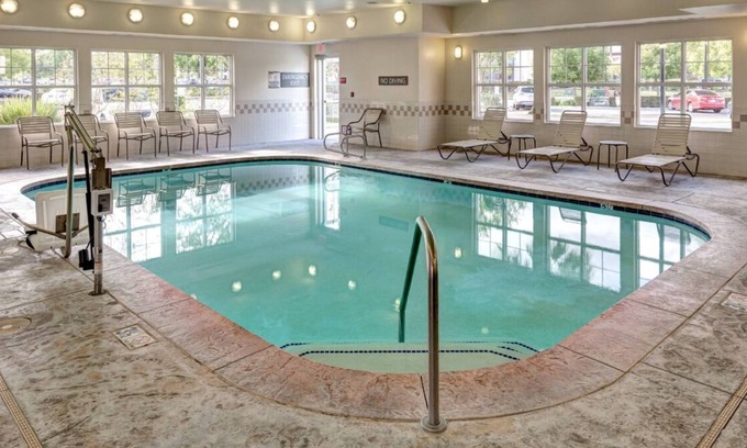 San Bernardino House | A Short Drive Away from Glen Amphitheatre! 3 Family-friendly Suites, Breakfast