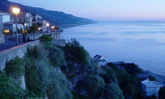 San Lucido House | A show of nature.Modern Style