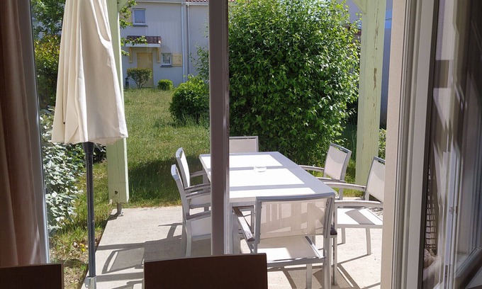 Bourgenay Ski Chalet | A small house in the Vendée, with access to the swimming pool