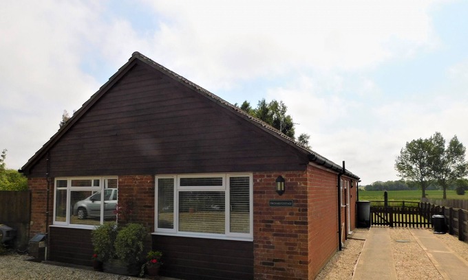 Aldborough House | A spacious bungalow, situated in a quiet, rural location, perfect for leisurely walks & fabulous fo