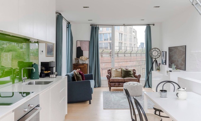 Cathedrals House | A Starry Starry Night - Borough - by Frankie Says