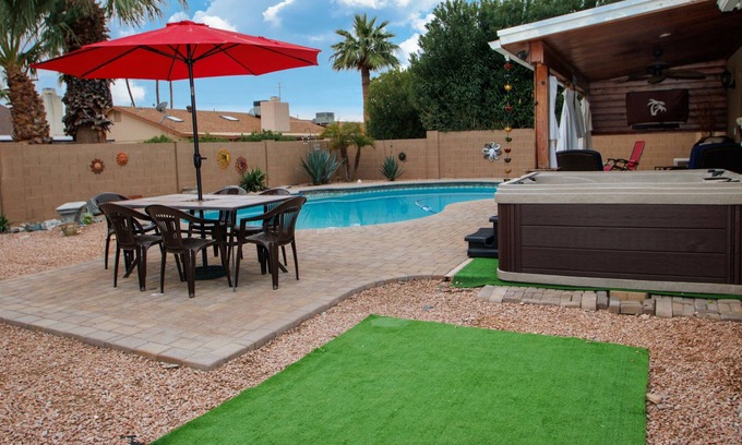 Scottsdale Ranch House | A Sunburst Sanctuary w/ pool & hot tub located in the heart of North Scottsdale