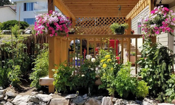 Central Okanagan Apartment | A taste of Mexico in the heart of wine country.