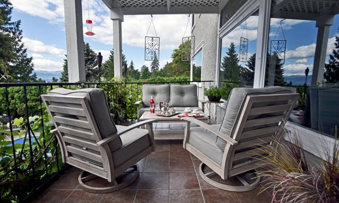 Central Okanagan Bed & Breakfast | A Touch of English Bed & Breakfast