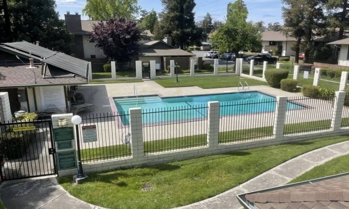 Antioch Condo | 🌈A Travelers Dream💤Second Floor Condo Pool💦