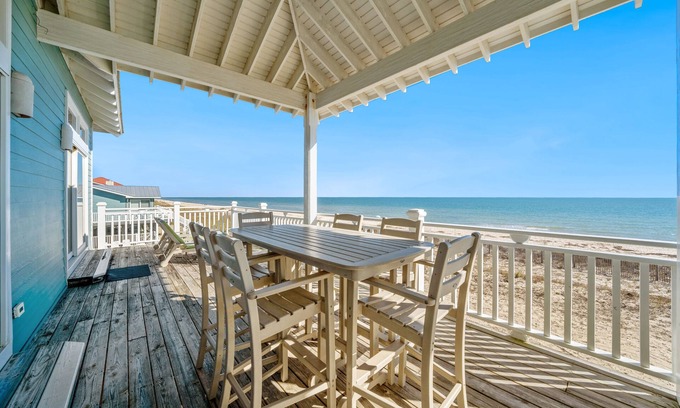 St. George Island House | A Turtle's Dream: Beachfront, 4BR, Private Pool, Hot Tub!