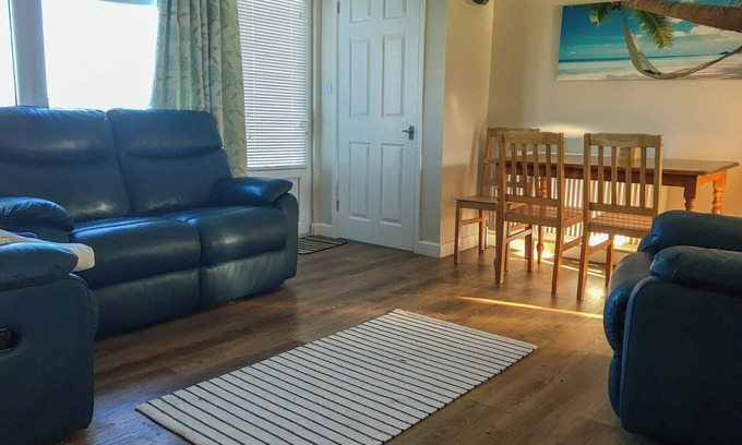 Dartmouth Cottage | A two bedroom chalet sleeping four people, just outside of Dartmouth.