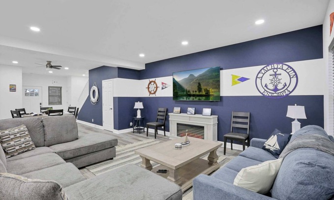Buckeye Lake House | A Yachta fun: Spacious + Hot Tub, 2 Blocks to Lake