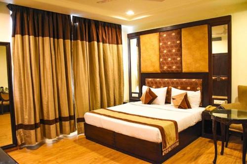 Kailash Colony Hotel | Aaron residency