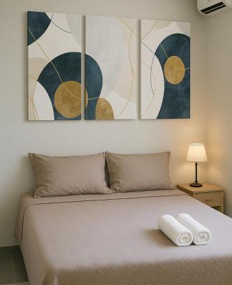 Paraguay Apartment | Abbey Road Inn III