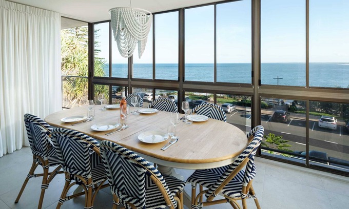Kings Beach Apartment | Absolute Beachfront Bliss on Kings Beach