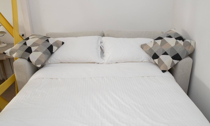 Mugnano di Napoli Apartment | Abstract Apartment M84