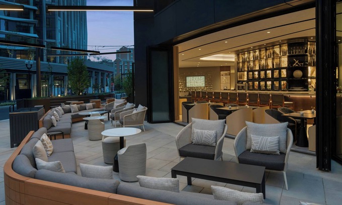 Crystal City Hotel | AC Hotel by Marriott Arlington National Landing