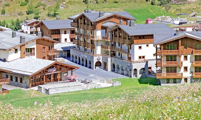 Lanslevillard Condo | Accès direct aux pistes + piscine | T4 + cabine