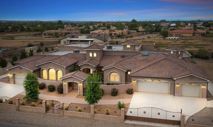 North Valley House | Accessible Oasis: ADA Compliant room in the heart of N Valley centrally located.