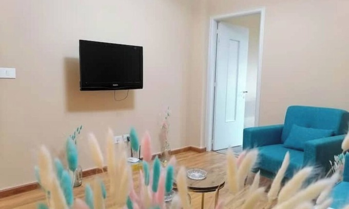 Sodeco Apartment | Achrafieh Vintage Apt,24/7Power, Garden BBQ Hottub