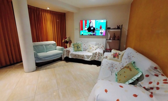 Las Quintanas Apartment | Acogedor apartamento en el corazón de Trujillo, un espacio perfecto y tranquilo.