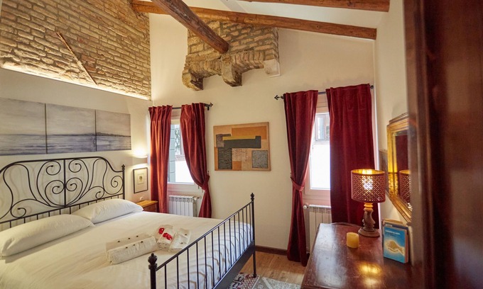 Castello Apartment | Acqua Susanna - Penthouse with terrace