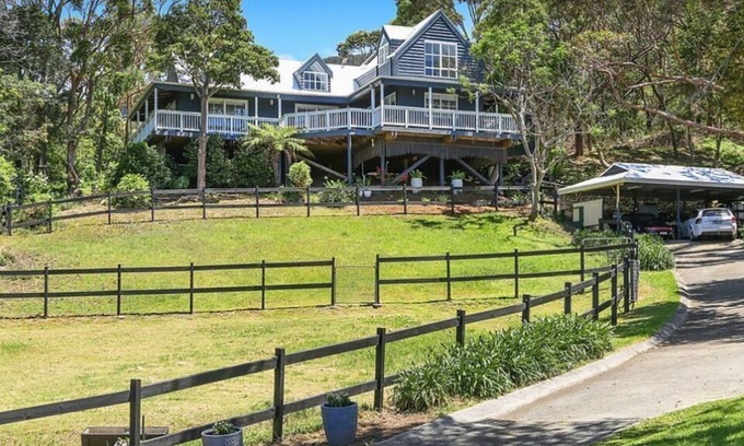 Wombarra House | Acreage Coastal Home with Ocean Views