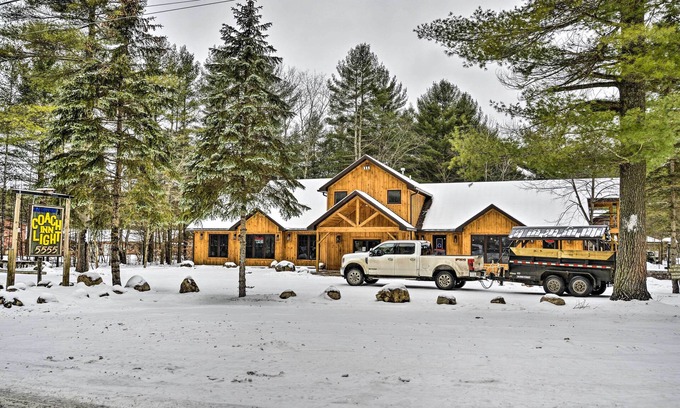 Brantingham Cottage | Adirondacks Cabin: Fish, Hunt & Hike!