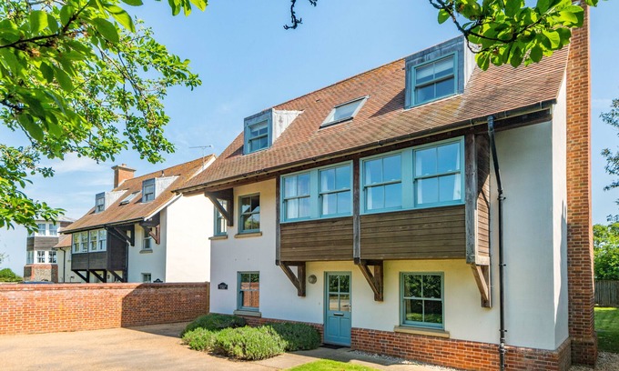 Thornham House | Admirals Lodge - Five Bedroom House, Sleeps 10