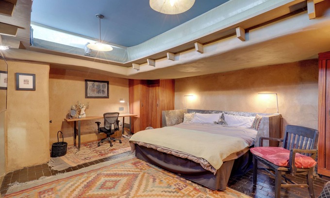 Northeast Santa Fe Apartment | Adobe Studio: 2 Blocks to Dtwn Santa Fe Plaza!