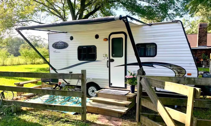 Denham Springs House | Adorable 1 bedroom camper