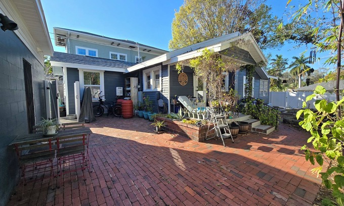 Historic Old Northeast House | Adorable 2/2 bungalow in highly desirable Historic Old Northeast St. Petersburg!