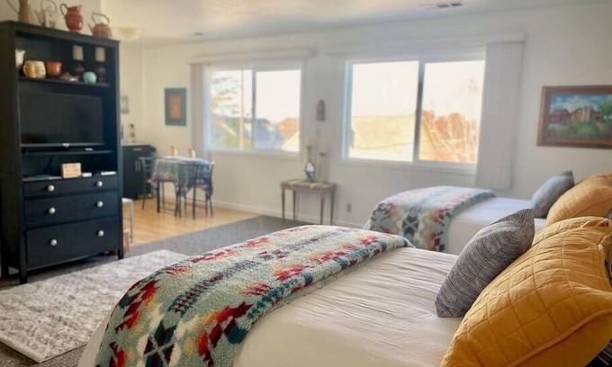 Eureka Apartment | Adorable and Spacious Studio Apt