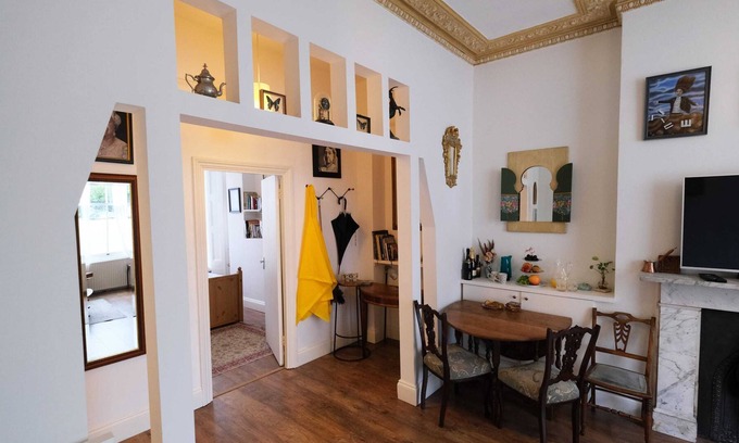 Primrose Hill Apartment | Adorable Apartment in The Heart of Primrose Hill
