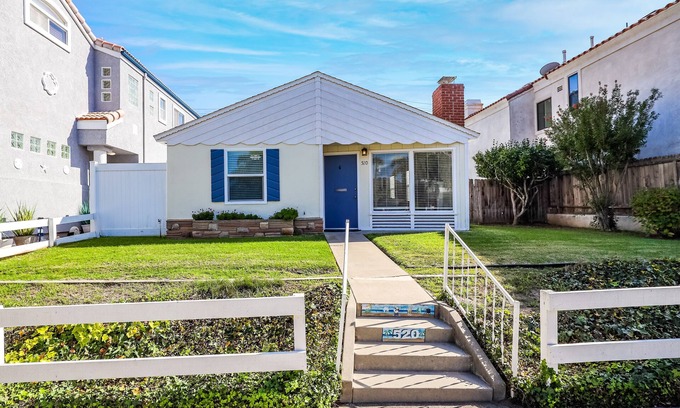 Huntington Beach House | Adorable Beach House 5 Blocks from the beach with two car garage and Wifi