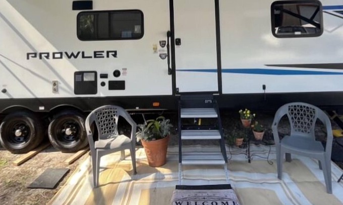 Naples House | Adorable Brand New 36ft Camper w/Pool on 1.5 acres