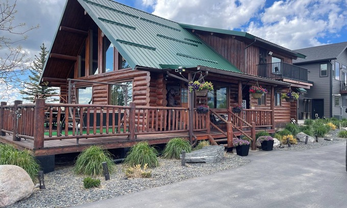 Bozeman Cabin | Adorable Cabin with amazing views!
