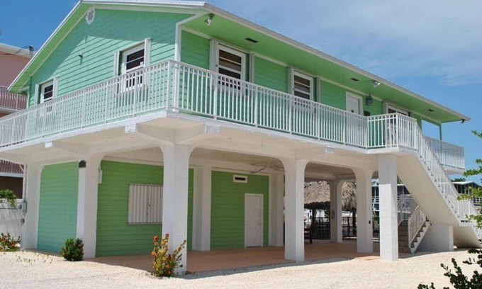 Islamorada House | Adorable canal front Pool Home in Plantation Key