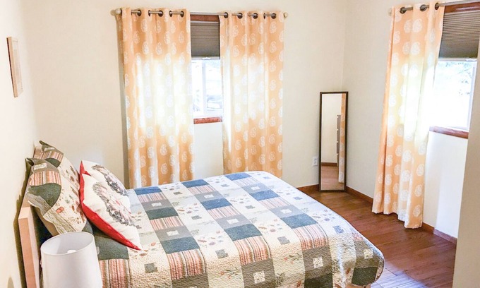 Bear Creek House | Adorable Cottage Located Outside of Town