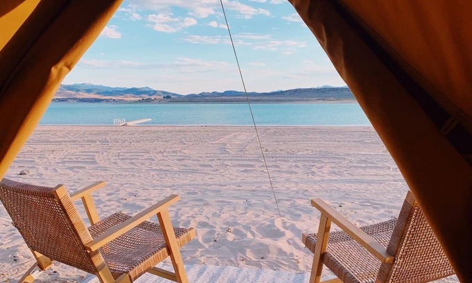 Juab County House | Adorable glamping Tent on private sandy beach