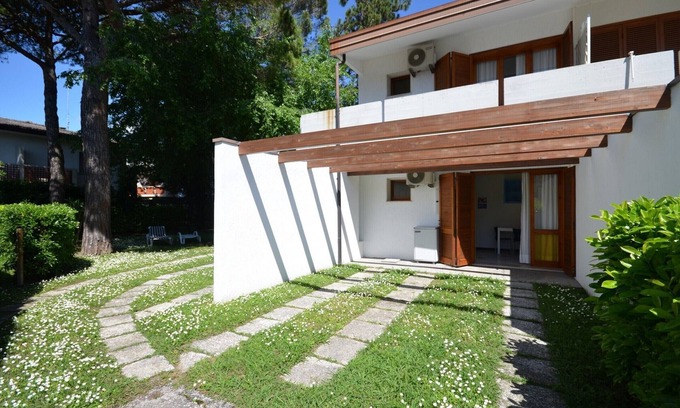 Bibione Lido dei Pini Apartment | Adorable house with garden
