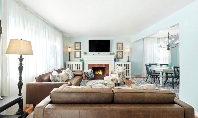 Fort Wayne House | Adorable, Peaceful Retreat In Premier Fort Wayne Location, Sycamore House