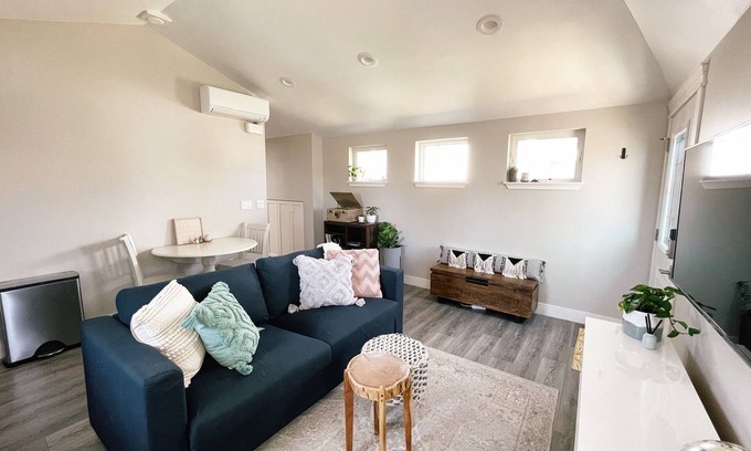 Sunnyside House | Adorable Two-Bedroom Carriage House with Patio