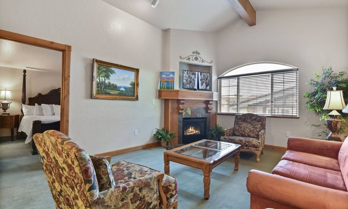 Zermatt Villa | Adventure Hub~Backcountry Ski|Snowmobile|Scuba Diving Villa 3022-2