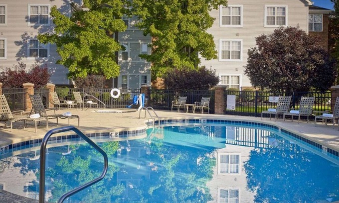 Sharonville House | Affordability Meets Comfort! Free Breakfast & Parking, Minutes to Cincinnati Zoo
